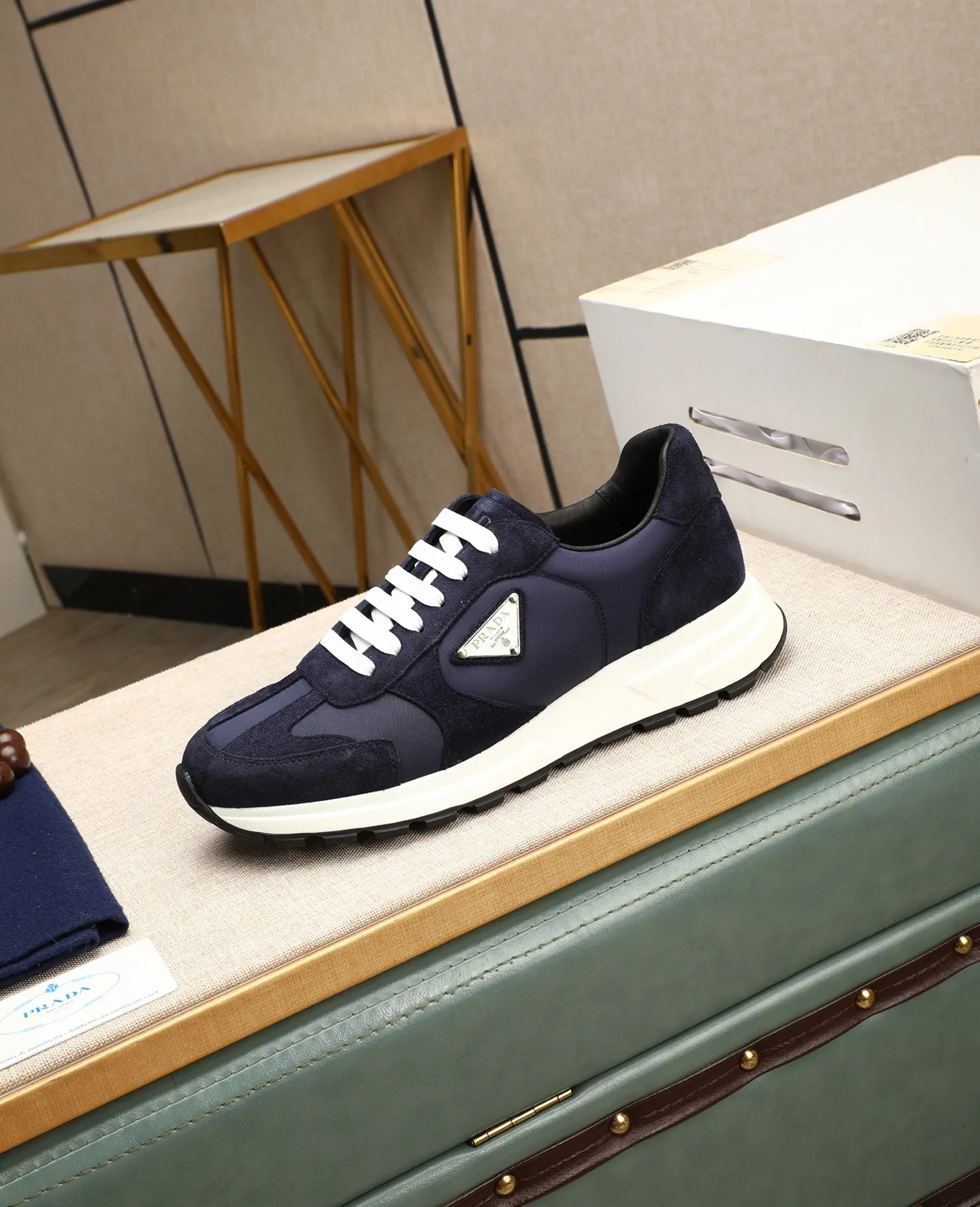Men's shoes 💰600 Top quality New hot models on the official website, timeless for a century, 🆘 Trendy brand (Prada) mainly promotes hot models, avant-garde and versatile fashion men's shoes private version molding, cowhide surface splicing 1:1 oil edge treatment... fashionable and simple, original imported cowhide lining cowhide feet; the atmosphere and personality are more fashionable, eye-catching and pursuing class, it will subvert the old idea and be a must-have for fashion trendsetters with you! Must keep it for yourself! High-end comfort, high-end quality workmanship. Size: 38-44 Various colors available. full package